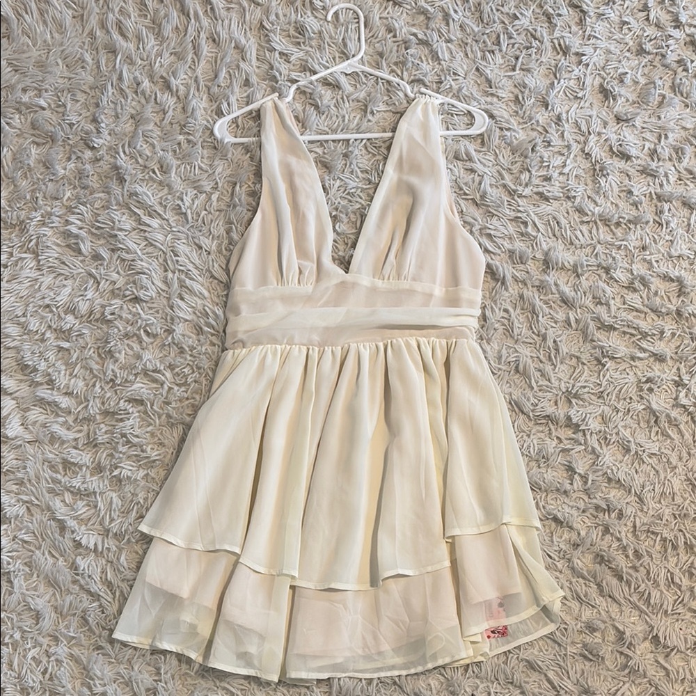 Elegant Cream Sleeveless Dress